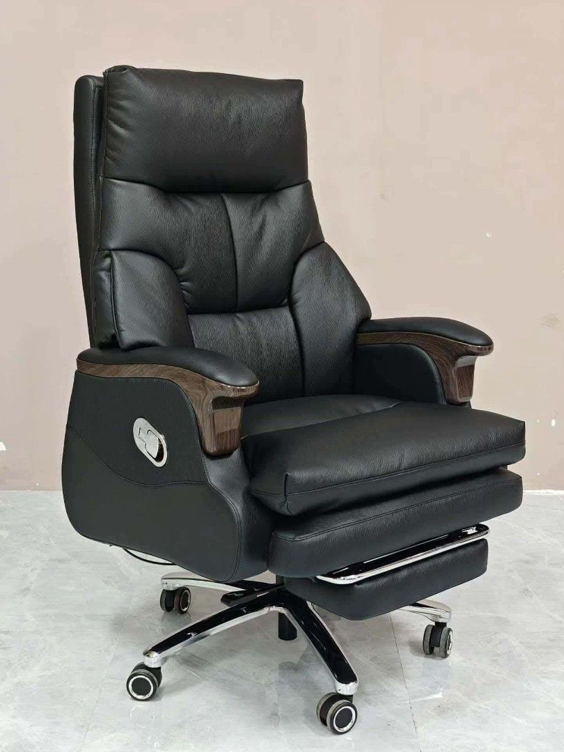 Executive Chair manual Reclining (Category: Chairs) located in Manila. Submitted by joydolor (Listing ID 1463401534, Image 2). Description: Executive Chair manual Reclining.