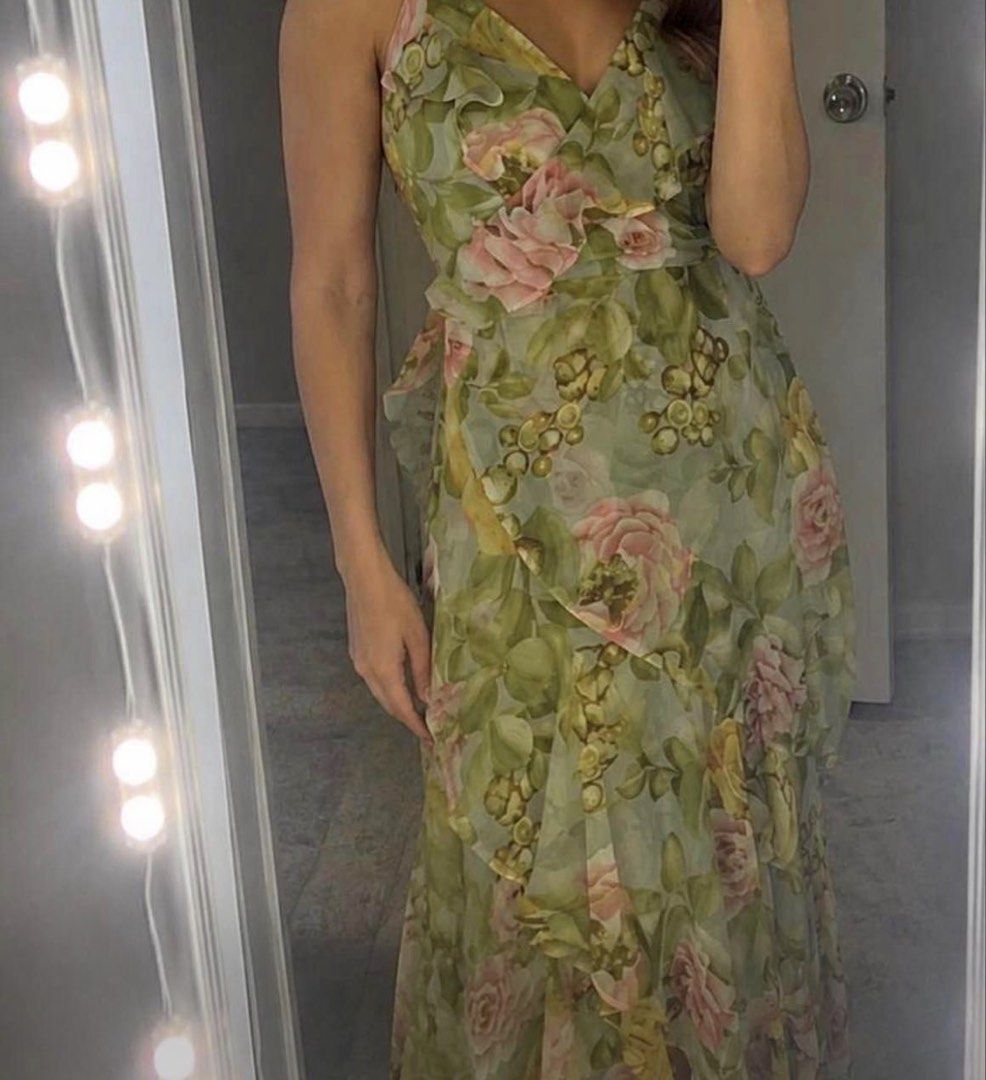 Express Floral Ruffle Maxi Dress (Category: Dresses) located in Tuguegarao City. Submitted by notacoolkid (Listing ID 1463378823, Image 3). Description: Worn once Tag removed.