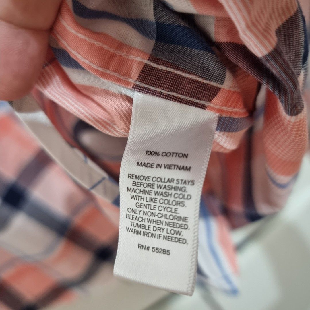 EXPRESSS fitted plaid shirt (Category: Tshirts & Polo Shirts ) located in Las Pinas. Submitted by 2nd_soul (Listing ID 1463405465, Image 3). Description: Exact Measurement: Shoulder: 17 inches Length: 29 inches Chest: 40 inches.