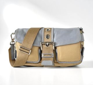 (Kategori: ) berada di . Dikirim oleh kiano_shoes2 (ID iklan 1463511868, Gambar 1). Deskripsi: .