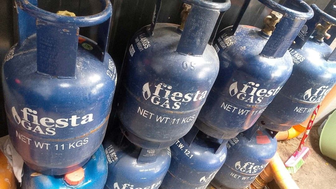 Fiesta LPG Gas tank (Category: Bathroom & Kitchen Fixtures) located in Taguig. Submitted by thejjap87 (Listing ID 1463385960, Image 1). Description: Fiesta Gas Tank 11kgs 7pcs 1k per piece (no tawad) Location: Malinao, Pasig Rfs: madami ng stock.