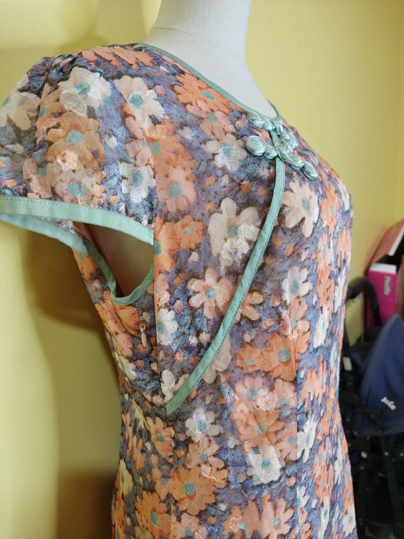Floral Chinese dress (Category: Dresses) located in Bacoor. Submitted by fernandezjekri (Listing ID 1463479146, Image 2). Description: -sheer floral dress with orange, blue, and white flowers. -Features a light blue trim and mandarin collar -Cute frog buttons at the neckline - Short sleeves and a ruffled hem -best fit semi-medium ( with zipper on side) payment thru Gcash and BDO.