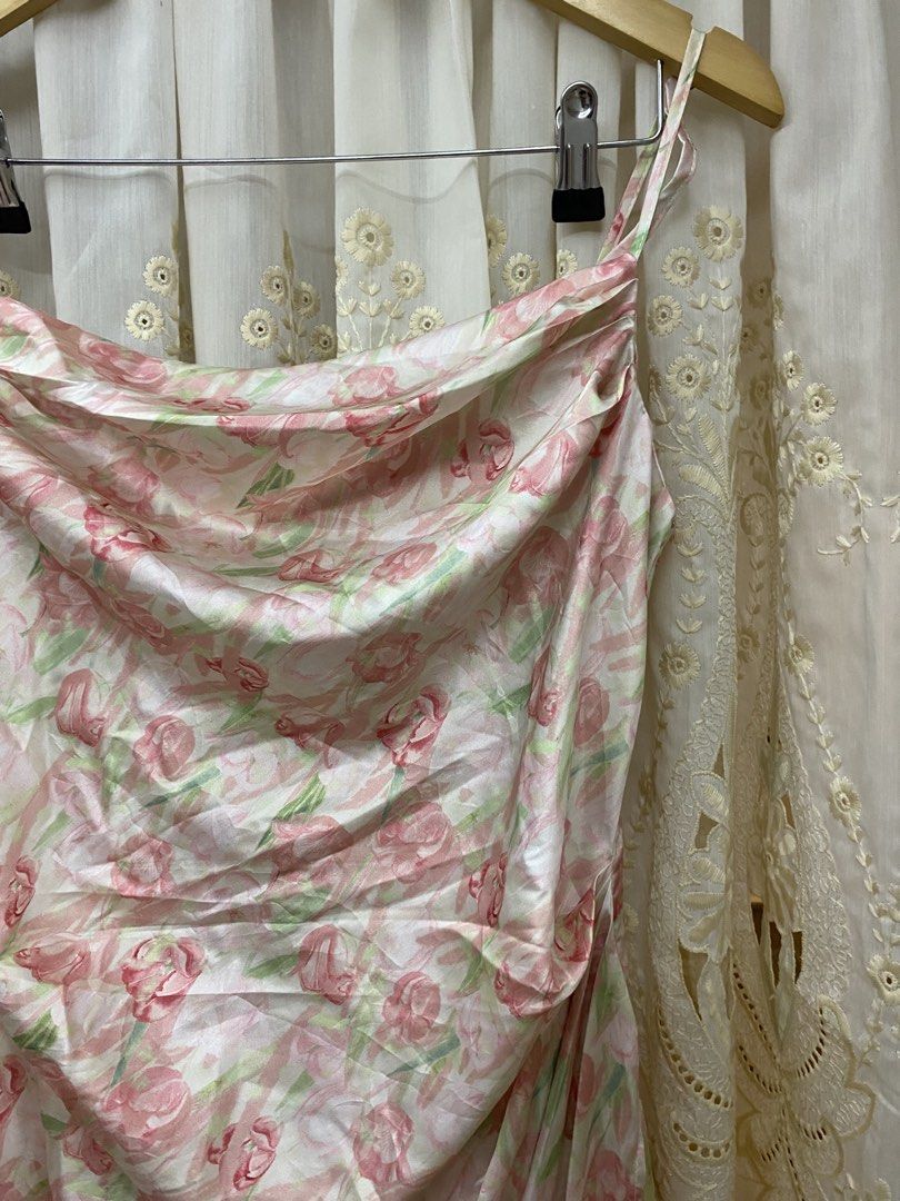 Floral silk dress (Category: Dresses) located in Trece Martires City. Submitted by reloveandrestyle (Listing ID 1463450397, Image 2). Description: L.