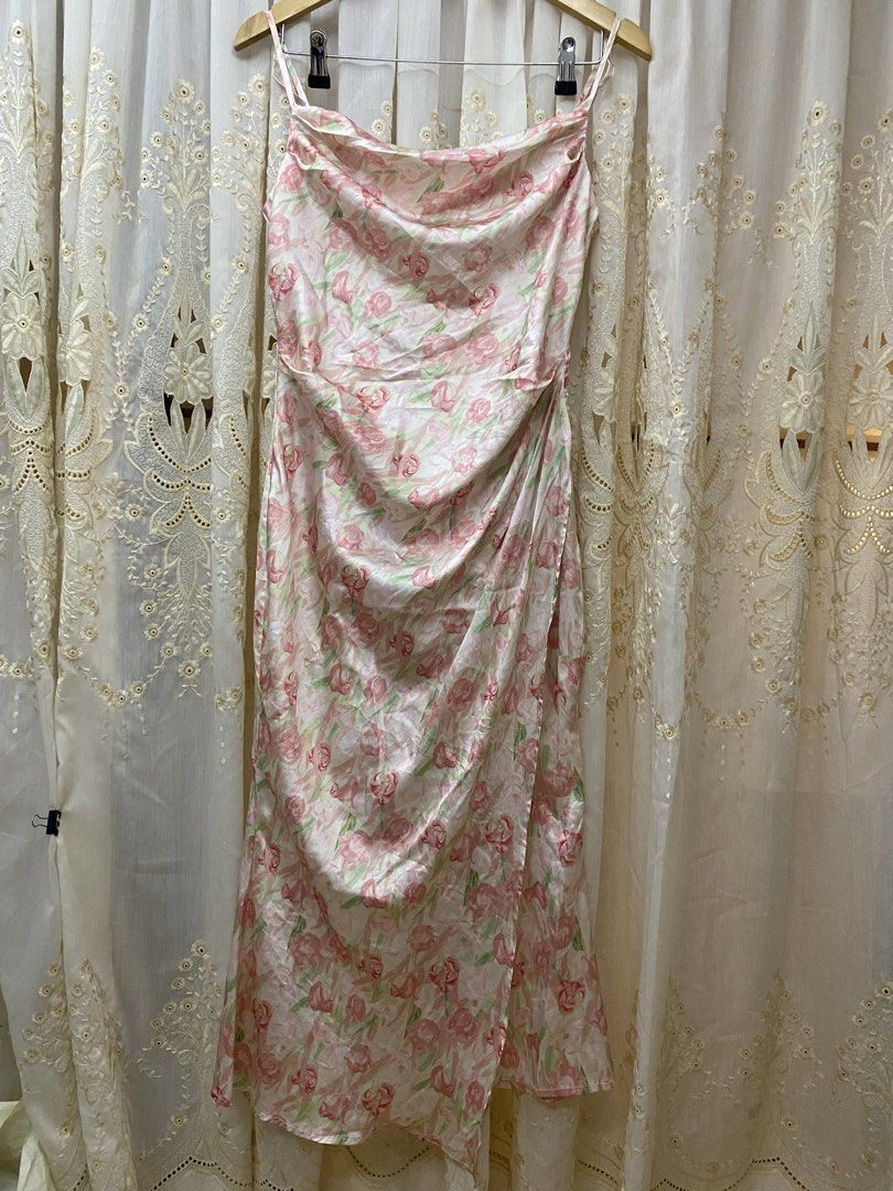 Floral silk dress (Category: Dresses) located in Trece Martires City. Submitted by reloveandrestyle (Listing ID 1463450397, Image 1). Description: L.