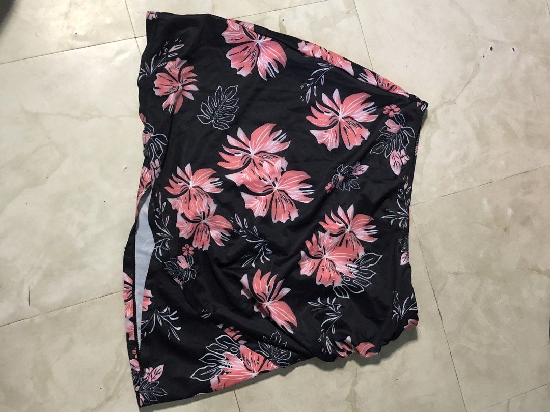 Flower Bikini top and bottom (Category: Bikinis & Swimsuits) located in Manila. Submitted by cherub._. (Listing ID 1463354065, Image 3). Description: open for negotiations .