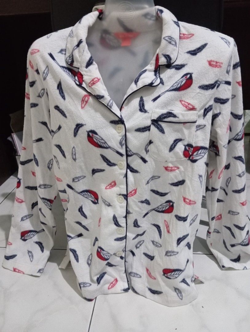Fluffy Pajama Top with Bird and Feather Print (Category: Undergarments & Loungewear) located in Dasmarinas. Submitted by kei05 (Listing ID 1463444768, Image 1). Description: - Super soft and cozy fabric - Cute all-over bird and feather print - Long sleeves - Button-up front - Ideal for lounging at home - Great for cooler nights - Comfortable and warm.