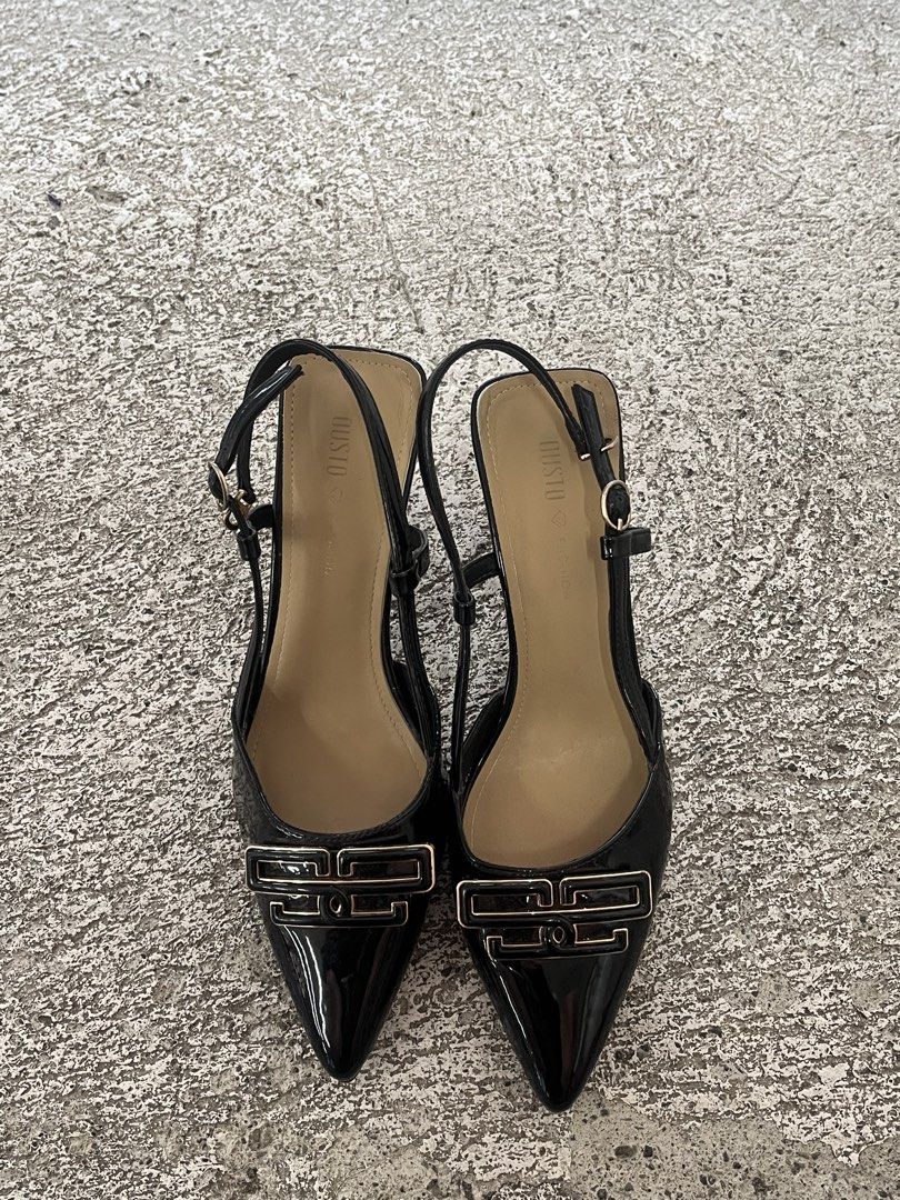 FOR SALE (Category: Heels) located in Bulacan. Submitted by sef19 (Listing ID 1463344305, Image 1). Description: OUSTO - size : 36 condition : excellent price : ₱1,580 - mop : gcash / jnt pm 📩📩📩📩 📍BULACAN.