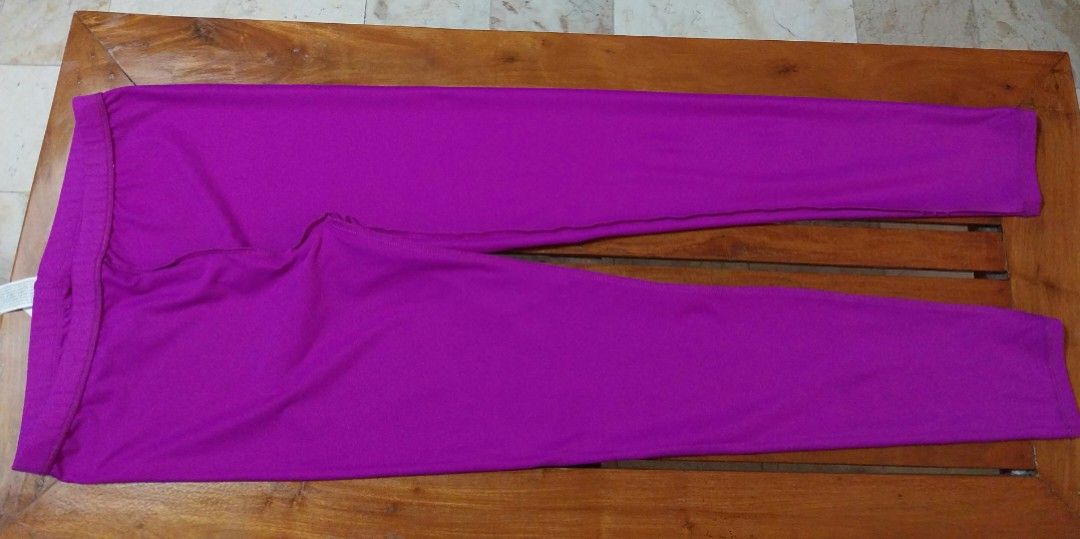 FOREVER 21 leggings (Category: Activewear) located in Marikina City. Submitted by positivity.thriftshop (Listing ID 1463452294, Image 3). Description: 💟 FOREVER 21 spandex leggings,fuchsia color , bought in sg. Never worn only washed. Size M 💚 MOP: GCash 🚚 Delivery Options: LBC or J&T only (SF c/o buyer) 👎 NO Cancellation, return or exchange.