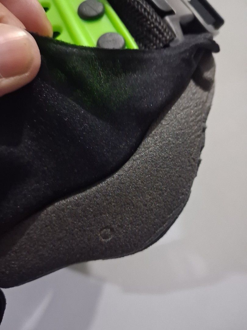 Fox Racing Chest Protector Fit to Small-Medium (Category: Helmets and other Riding Gears) located in Mandaluyong City. Submitted by daddyjpanlilio24 (Listing ID 1463380330, Image 2). Description: P 2200+sf Small to medium Issue:cover sa foam nag tuklapan dikit nyo nalang No other issue Mandaluyong Shipping/payment: Gcash/Maya Jnt payment 1st no cod Lalamove payment upon rider pick up.