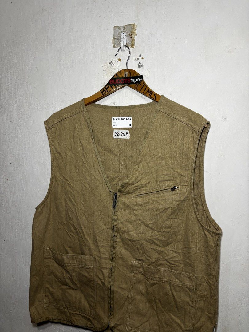 Frank and Oak Brown Vest (Category: Coats, Jackets and Outerwear) located in Calamba. Submitted by sinauna. (Listing ID 1463357400, Image 2). Description: .