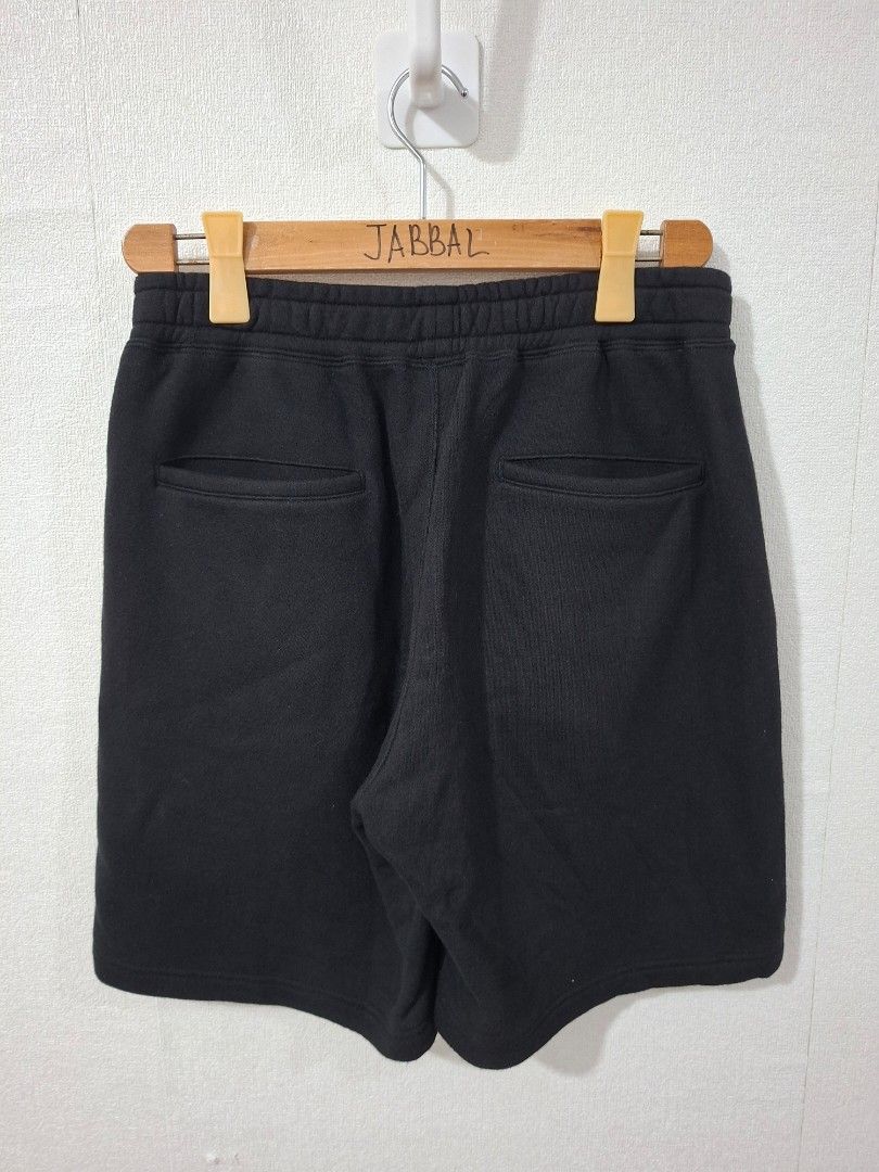 Frcb fc real sweat short (Category: Shorts) located in Cavite. Submitted by labbudds20 (Listing ID 1463452148, Image 3). Description: frcb fc real Bristol sweat pants size medium waistline 32 34 length 19 inches leg opening 13 inches excellent condition.