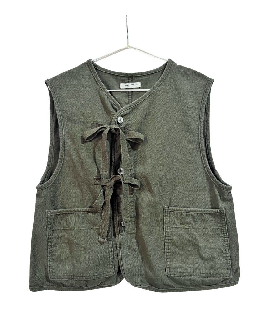 Freak's Store Army Green Vest (Category: Coats, Jackets and Outerwear) located in Baguio. Submitted by lovelemons (Listing ID 1463362507, Image 1). Description: Freak's Store Army Green Vest Jean Material Small Made in Japan No issues Signs of wear Fixed Price.