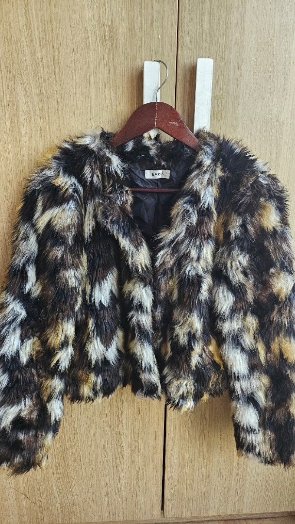 Fur Leopard Print Jacket (Category: Coats, Jackets and Outerwear) located in Makati City. Submitted by shannebun (Listing ID 1463330479, Image 2). Description: Fits S to M Leopard print fur jacket. Super soft, warm, and cozy. Button closure. .