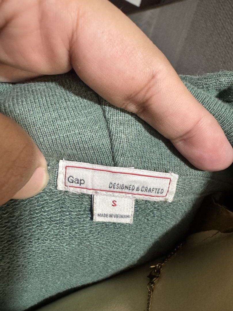 Gap brand hoodie jacket (Category: Coats, Jackets and Outerwear) located in Naga. Submitted by rosyfinds12 (Listing ID 1463374381, Image 2). Description: 📌Newly Open || Hoody Jacket 🧥 • Size: Small on tag | Can fit Medium body frame • Like New •Bramded.