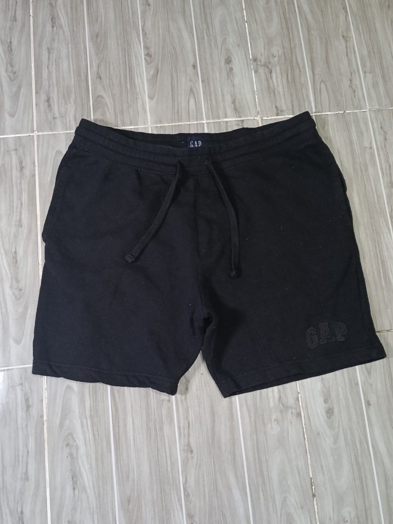 GAP SWEAT SHORT (freeshipping) (Category: Shorts) located in Quezon City. Submitted by gyl-stop (Listing ID 1463522778, Image 1). Description: free shipping 34-39 x 17 very good condi cr: 9/10 issue: micro lints.