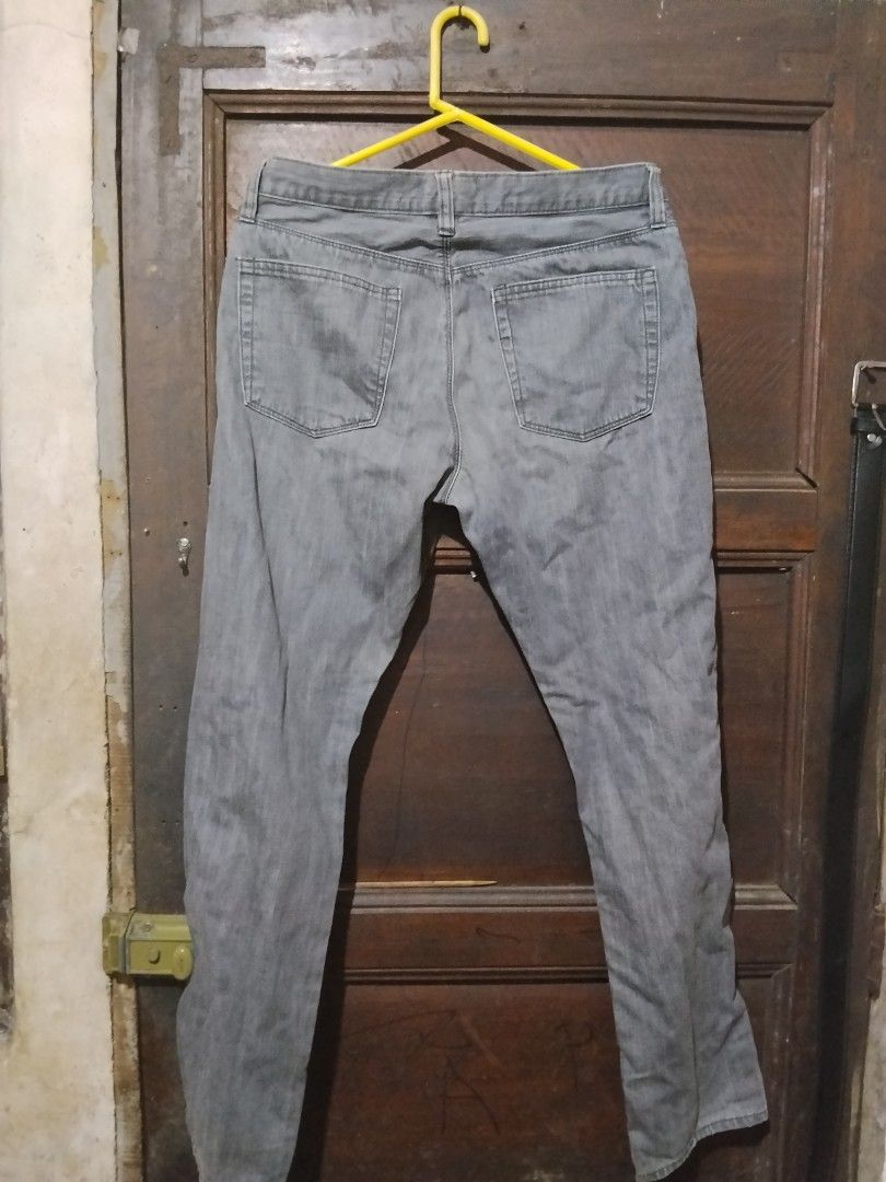 GapFlex Grey Denim Jeans (Category: Jeans) located in Makati City. Submitted by acunamagbenta (Listing ID 1463554258, Image 1). Description: - Brand: Gap - Color: Grey Denim - Size: 32 Waist, 30 Length - Style: Classic five-pocket - Fit: Straight leg - Origin: Made in Pakistan - Ideal for: Everyday wear.