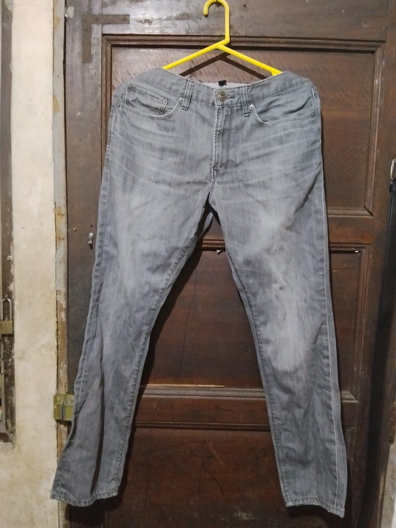 GapFlex Grey Denim Jeans (Category: Jeans) located in Makati City. Submitted by acunamagbenta (Listing ID 1463554258, Image 2). Description: - Brand: Gap - Color: Grey Denim - Size: 32 Waist, 30 Length - Style: Classic five-pocket - Fit: Straight leg - Origin: Made in Pakistan - Ideal for: Everyday wear.