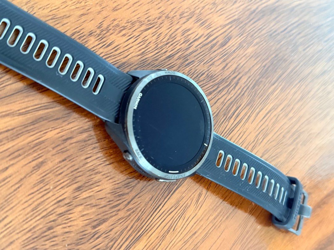 Garmin Forerunner 965 Smartwatch GPS Watch (Category: Wearables & Smart Watches) located in Manila. Submitted by francispena (Listing ID 1463446552, Image 3). Description: -Complete with box -No issues -Aesthetic scratches and rubber marks on strap as per usual usage -Test all you like before purchase - Includes: Original strap.