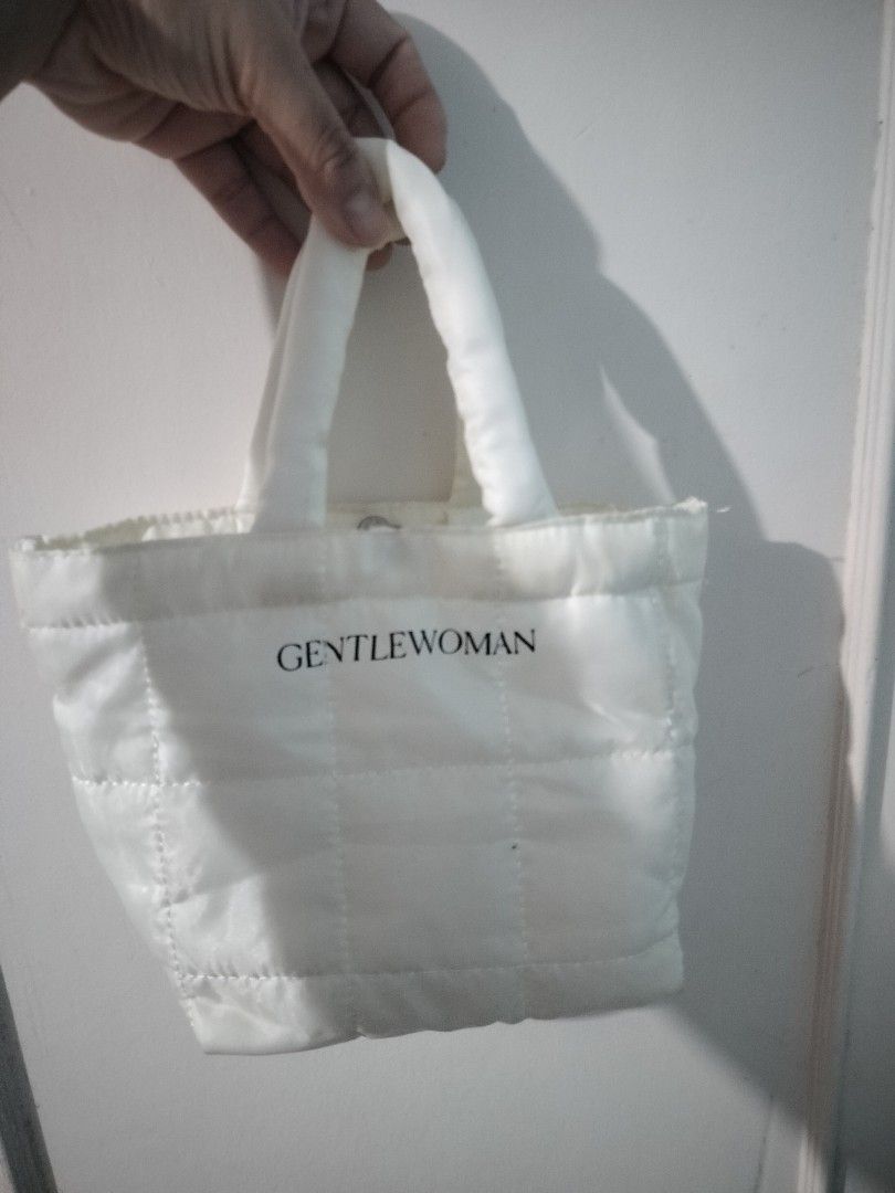 Gentle Woman Bag (Category: Cross-body Bags) located in Las Pinas. Submitted by iamgrasyaa29 (Listing ID 1463479317, Image 2). Description: with minimal stains.