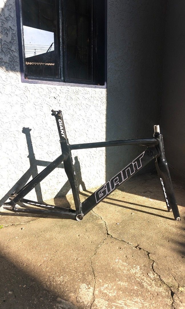 GIANT OMNIUM TRACK 2018 (SMALL) (Category: Bicycles) located in Caloocan City. Submitted by jaden_18 (Listing ID 1463330302, Image 2). Description: FORSALE ONLY ( NO TRADES STRICTLY) GIANT OMNIUM TRACK 2018 (S) (53.5 TT / 46.5 ST) 40,000 ONLY & NEGOTIABLE SA SURE BUYER ISSUE : DENT TOPTUBE LEFT SIDE, SCRATCHES LOCATION : KAWIT,CAVITE OPEN FOR SHIPPING @BUYER EXPENSES.