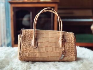 (Category: ) located in . Submitted by thriftbagcollections (Listing ID 1463462195, Image 1). Description: .