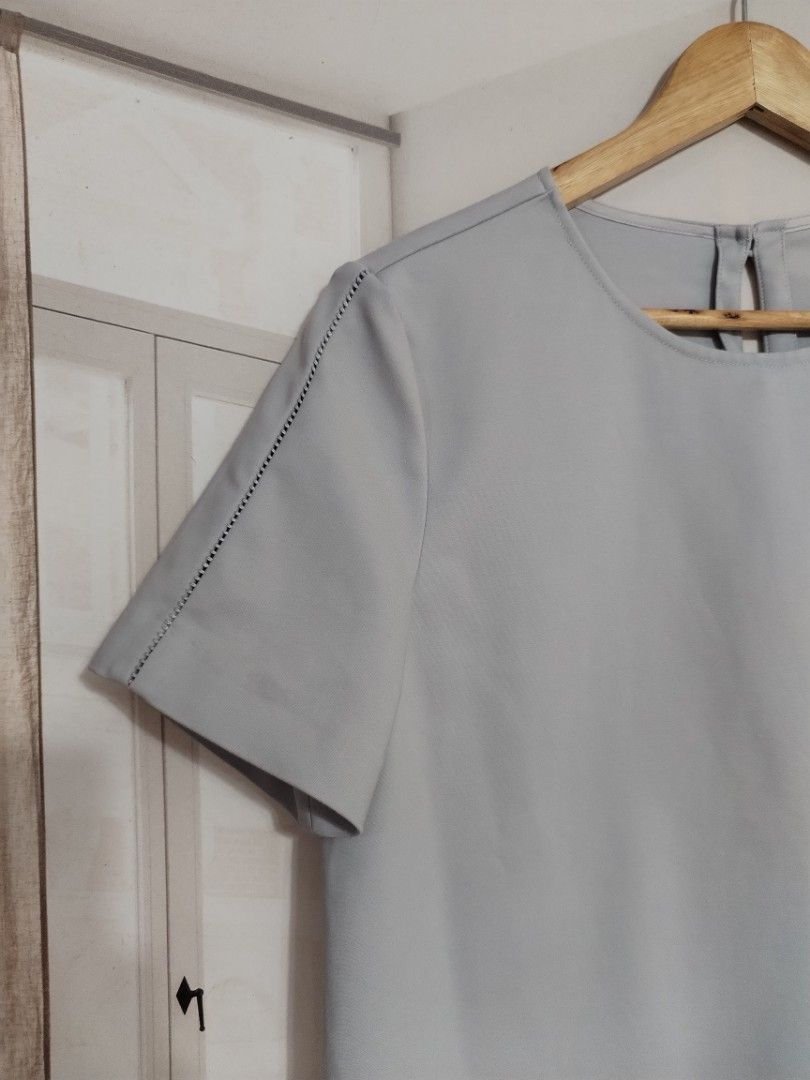 Giordano gray top (Category: Blouses) located in Lucena. Submitted by styleddsc (Listing ID 1463384688, Image 3). Description: .