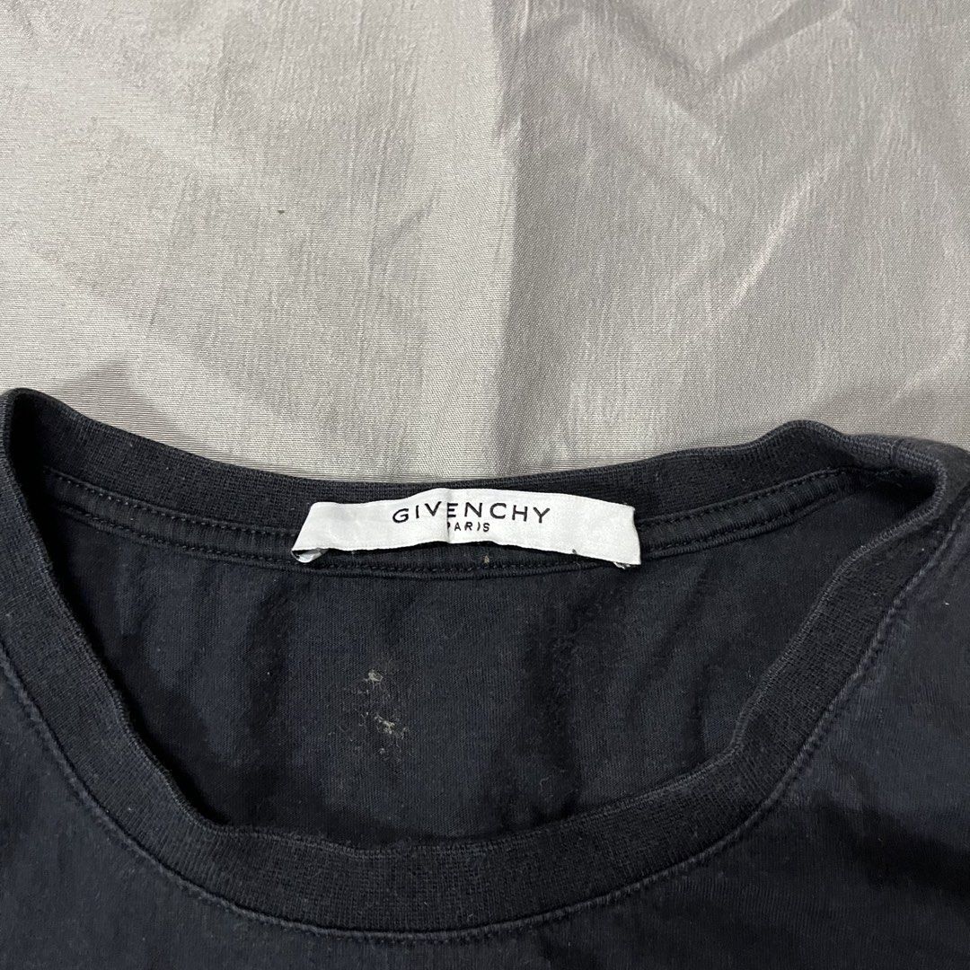 Givenchy (Category: Tshirts & Polo Shirts ) located in Las Pinas. Submitted by thrift001 (Listing ID 1463537717, Image 3). Description: - Givenchy Shirt - Xs fits Small - L-26 W-19 - Searchable code - All details posted - 9/10 Colorate - 700 + sf.