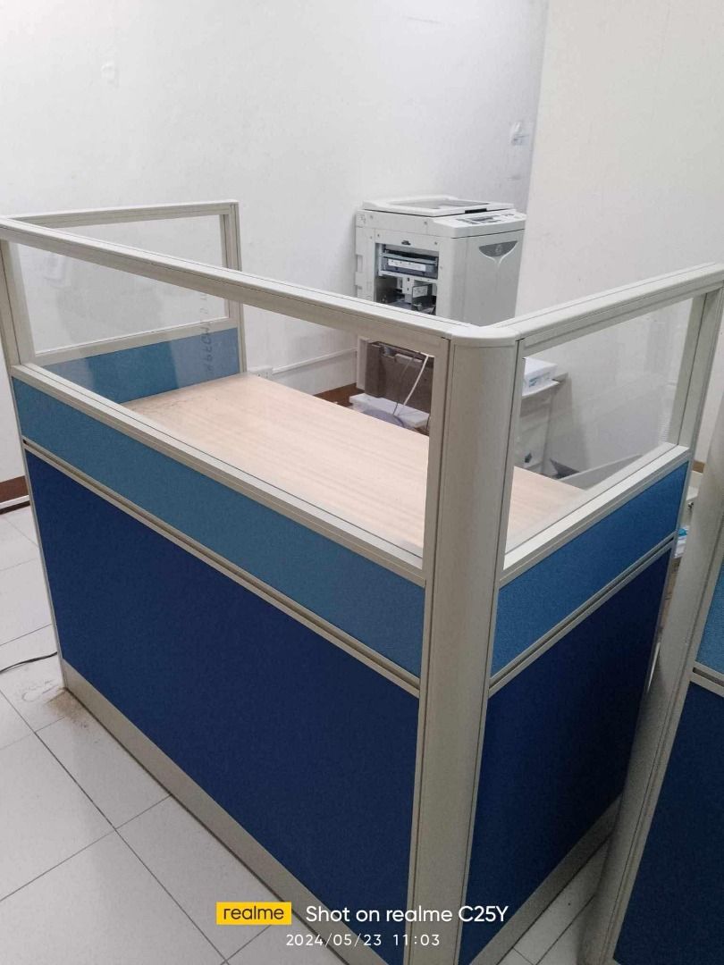 glass modular partition office (Category: Office Furniture & Fixtures) located in Quezon City. Submitted by marisclrs217254 (Listing ID 1463397197, Image 1). Description: .
