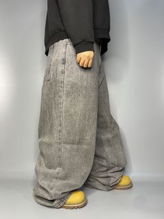 (Category: ) located in . Submitted by thrift.wrld (Listing ID 1463434585, Image 1). Description: .