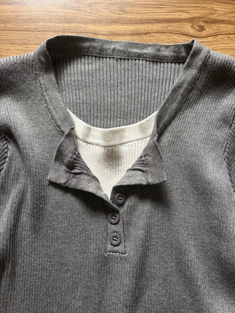 Gray Longsleeves (Category: Longsleeves) located in San Pedro. Submitted by nikkiabc.777 (Listing ID 1463347098, Image 3). Description: Gray Longsleeves - small to med - korean style - no flaws - thick fabric; high quality.