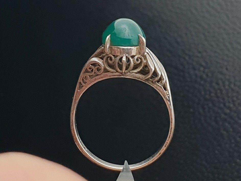 Green Onyx Sterling Silver Ring (Category: Rings) located in Quezon City. Submitted by WasalakTwo (Listing ID 1463396903, Image 1). Description: Vintage from Japan Goodcondition Size 6.5 Open for delivery nationwide.