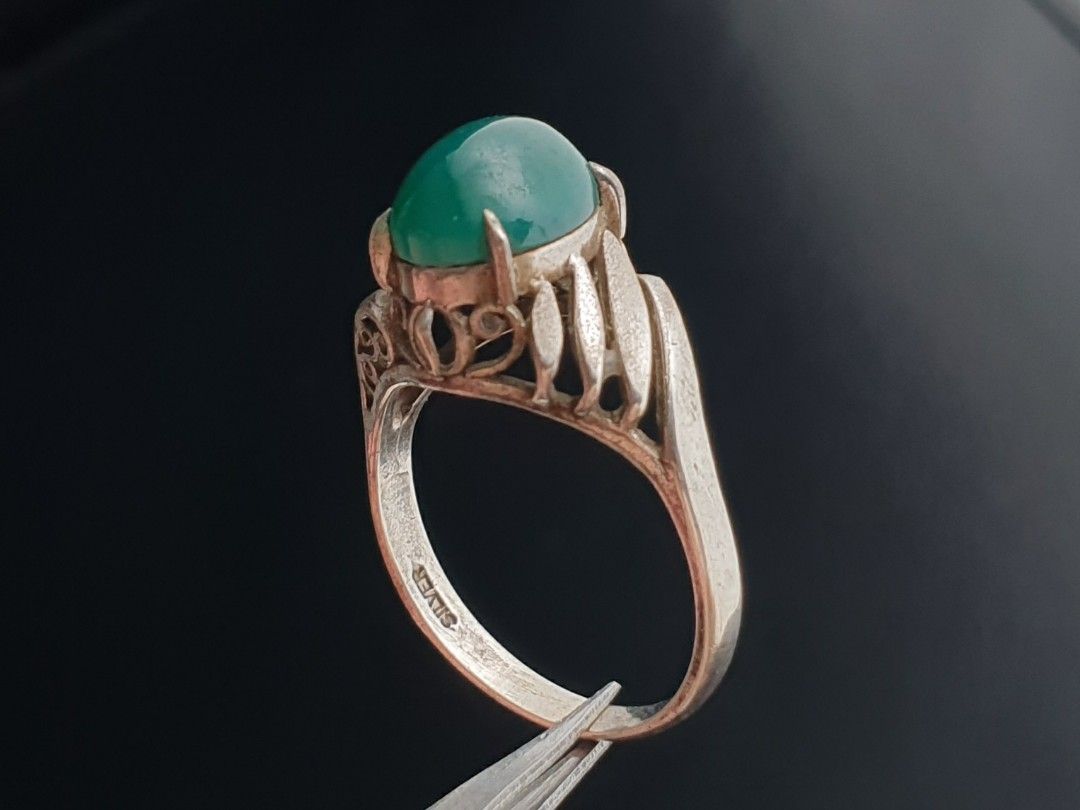 Green Onyx Sterling Silver Ring (Category: Rings) located in Quezon City. Submitted by WasalakTwo (Listing ID 1463396903, Image 3). Description: Vintage from Japan Goodcondition Size 6.5 Open for delivery nationwide.