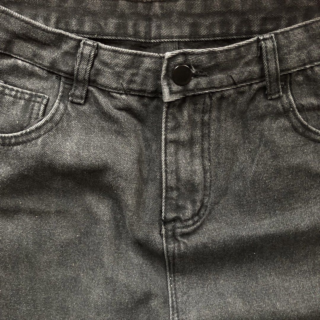 Grey Denim Jeans with Leopard Print Cuffs (Category: Jeans) located in Manila. Submitted by dopethrift.cat (Listing ID 1463405743, Image 2). Description: Dimension: Inches Waist: 32" Length: 36" Thigh: 12" Leghole: 9" mop: gcash ship: lalamove or jnt - Straight leg cut - Cuffs with leopard print lining (wear rolled up or down) - Perfect for casual outfits.