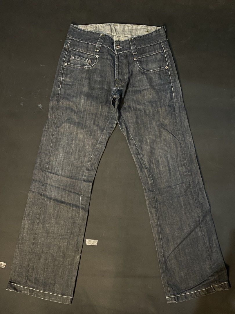 G-Star Raw 3301 Jeans Dark Wash Button Fly (Category: Jeans) located in Cebu City. Submitted by grand_kian (Listing ID 1463455604, Image 3). Description: - Dark wash G-Star Raw 3301 jeans -RAW DENIM - Classic button fly closure - Signature G-Star stitching on back pockets - Straight leg fit - Ideal for everyday wear.