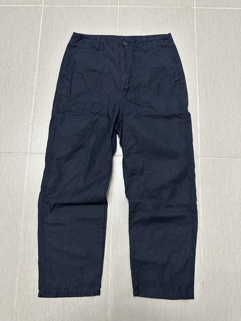 GU baker pants (Category: Trousers) located in Klang. Submitted by mcyangs_bundle (Listing ID 1463518921, Image 1). Description: GU baker pants Size pinggang 30” x labuh 38” inchi Cawat 12” Peha 11” Kaki 8” Condition 8/10 Rm 58.