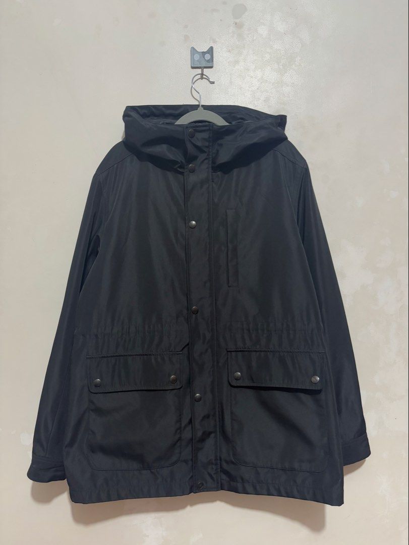 GU Black Parka Jacket Men Large (Category: Coats, Jackets and Outerwear) located in Balanga. Submitted by winterlab_ph (Listing ID 1463440380, Image 1). Description: Code: A622 Width: 22 Length: 30 Shoulders: 18.5 Sleeves: 25 : with small hole on the sleeve : needs wash.