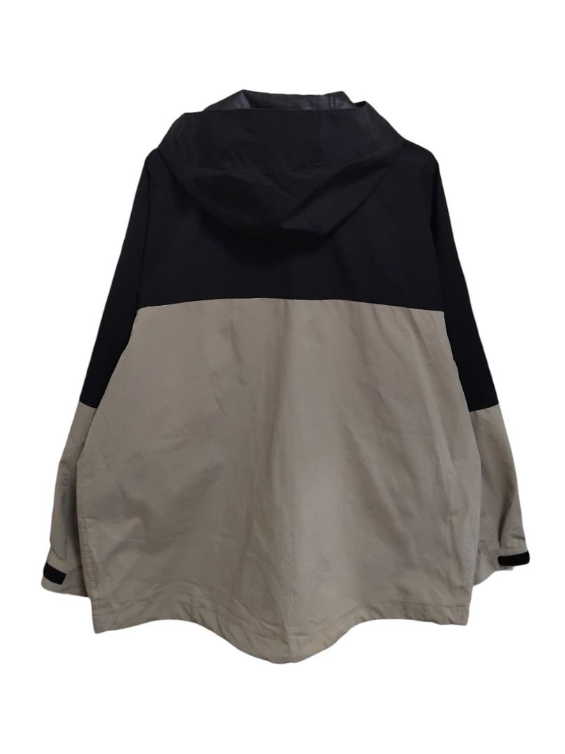 GU by UNIQLO Oversized Mountain Parka (Category: Coats, Jackets and Outerwear) located in Pasig City. Submitted by hustlexcurate (Listing ID 1463431647, Image 2). Description: GU by UNIQLO Oversized Mountain Parka Size LARGE on tag fits XL Dimensions: 27X30.