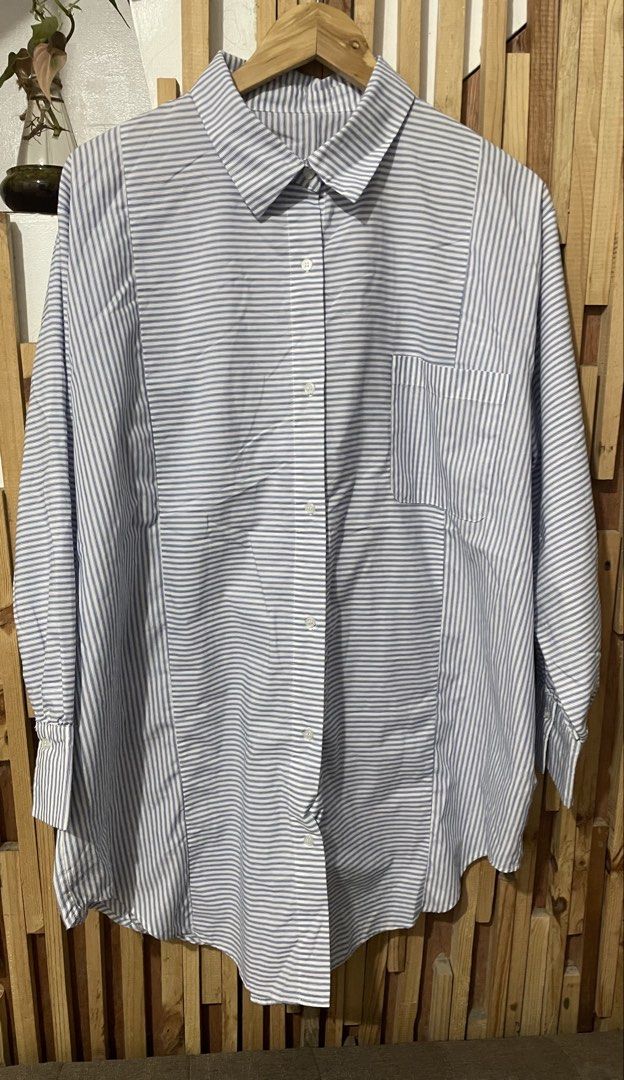 Gu Oversized Stripe Top (Category: Longsleeves) located in Mabalacat. Submitted by designerbrandsforless (Listing ID 1463387420, Image 2). Description: In great condition! Size: xl.
