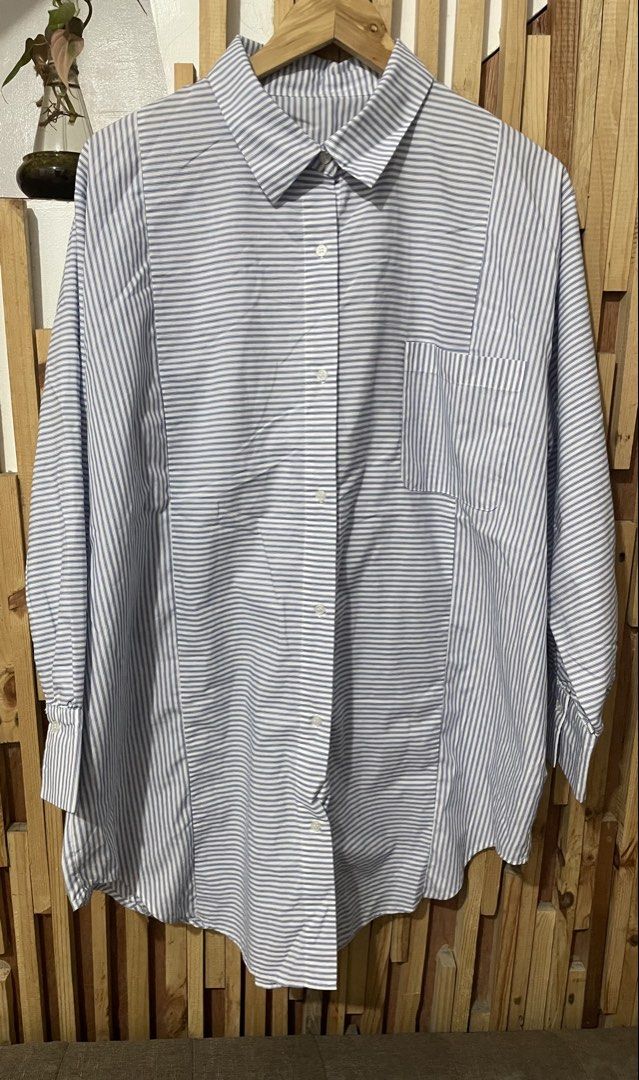 Gu Oversized Stripe Top (Category: Longsleeves) located in Mabalacat. Submitted by designerbrandsforless (Listing ID 1463387420, Image 1). Description: In great condition! Size: xl.