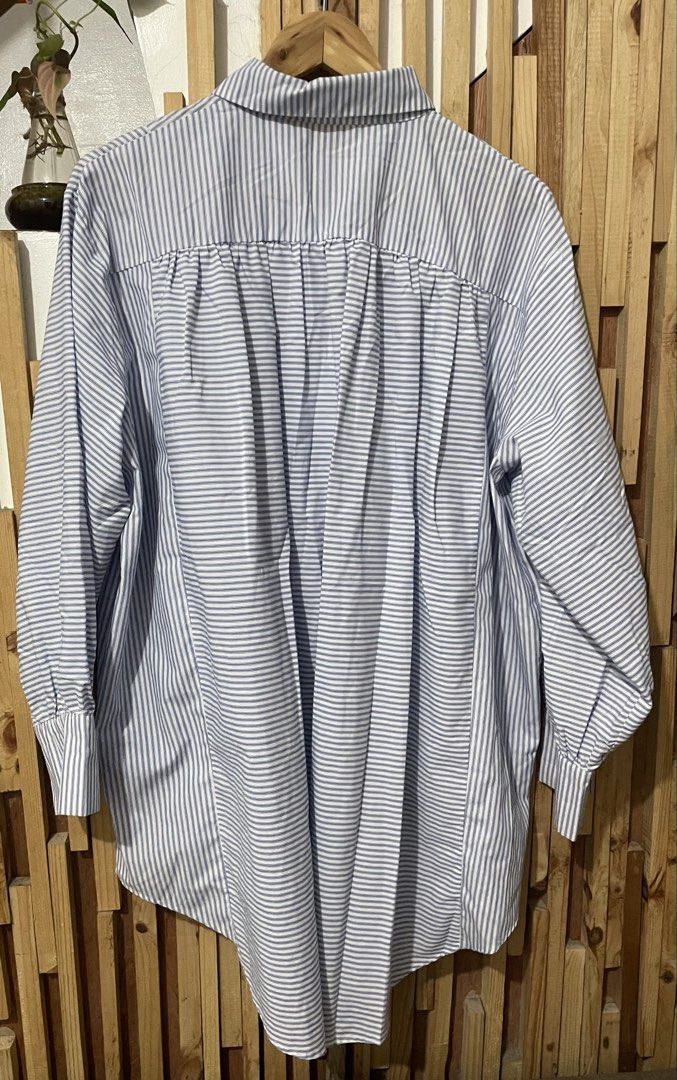 Gu Oversized Stripe Top (Category: Longsleeves) located in Mabalacat. Submitted by designerbrandsforless (Listing ID 1463387420, Image 3). Description: In great condition! Size: xl.