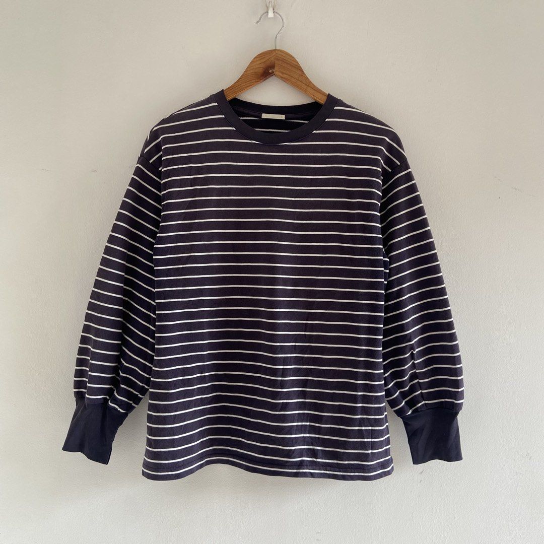 GU Striped Longsleeve Oversize Crewneck (Category: Coats, Jackets and Outerwear) located in Angeles City. Submitted by eriellynnthrifts (Listing ID 1463462059, Image 1). Description: 20x26 S on tag Good Condition. See photo for details 240 Angeles City Pampanga.