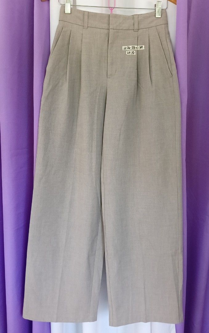 GU Tucked Wide Pants (Category: Other Bottoms) located in Basista. Submitted by purpleens_shop (Listing ID 1463457096, Image 2). Description: .