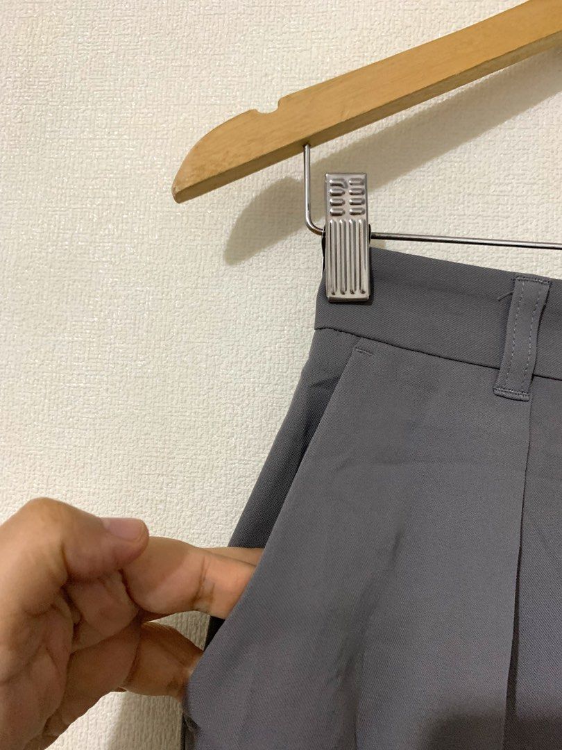 GU women drape gray stretch shorts (Category: Shorts) located in Calamba. Submitted by melaicas (Listing ID 1463450765, Image 3). Description: Waist-26/28 inches Length-18 inches .