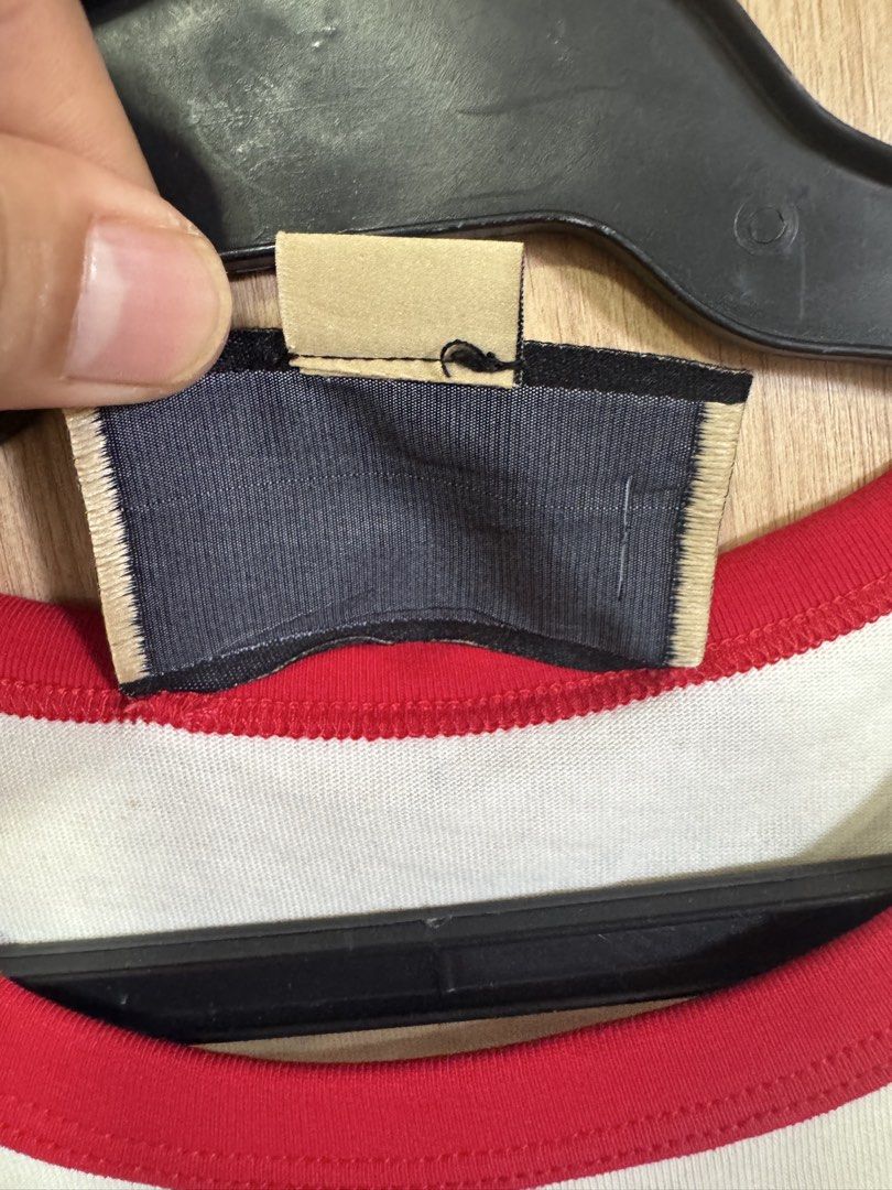 GUCCI (Category: Blouses) located in Cavite. Submitted by jabowakeeezzzz (Listing ID 1463388337, Image 3). Description: For sale Authentic GUCCI MUSHROOM Size MEDIUM DIMENSION 19 x23.