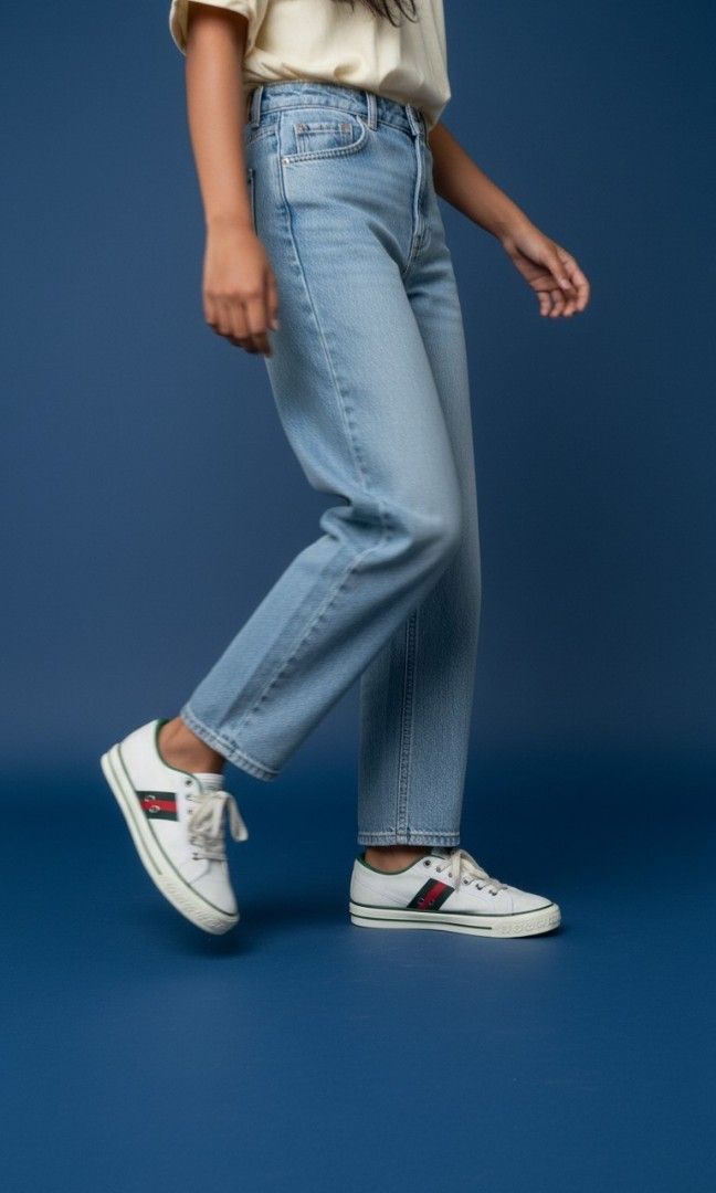Gucci canvas sneakers 38 (Category: Sneakers) located in Quezon City. Submitted by lykpossession (Listing ID 1463554833, Image 1). Description: Ask first if available message nalng other pic mabilisan upload ko lang po ito😊.