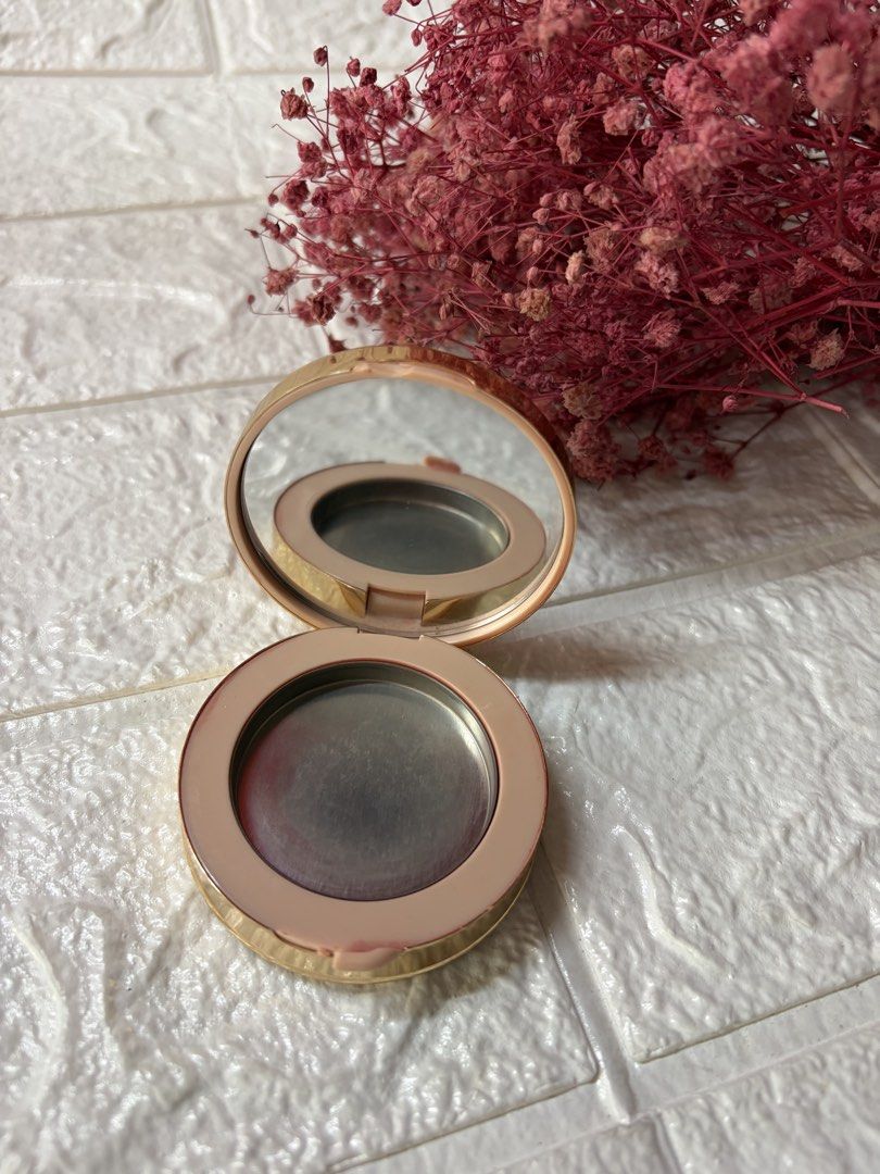 Gucci mirror (Category: Other Accessories) located in Manila. Submitted by thekidshop (Listing ID 1463475706, Image 2). Description: Gucci .