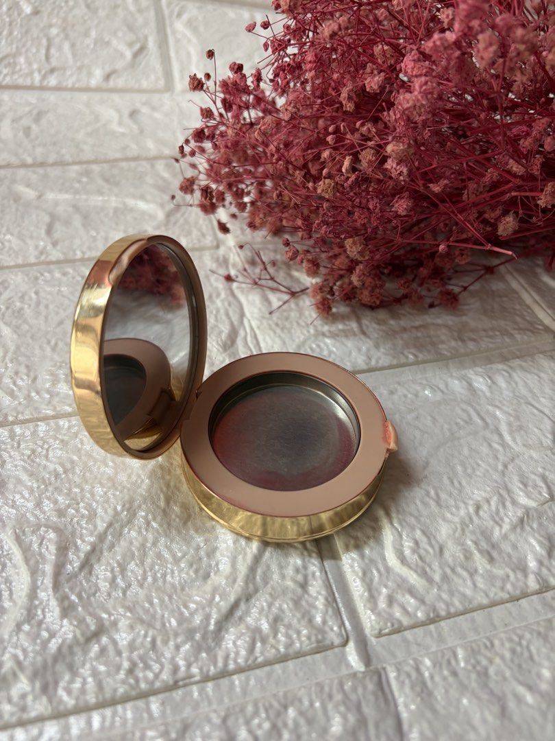 Gucci mirror (Category: Other Accessories) located in Manila. Submitted by thekidshop (Listing ID 1463475706, Image 3). Description: Gucci .