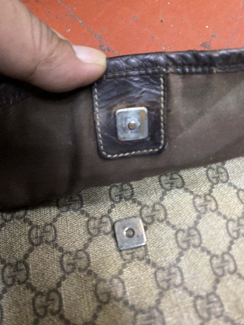 Gucci prgct Bag (Category: Luxury Bags & Wallets) located in Alegria. Submitted by thriftedpinas (Listing ID 1463383073, Image 2). Description: Gucci Authentic Detaila postes Progct bags Php : 1.6k freeship.