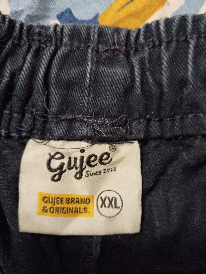Gujee Casual Short XXL (Category: Shorts) located in Mabalacat. Submitted by al_amin_thrift (Listing ID 1463463958, Image 3). Description: Gujee Brand & Originals Casual Shorts — Size XXL Length 20 ✅ Brand: Gujee — Established 2013 ✅ Color: Dark Navy Blue ✅ Size: XXL — Relaxed fit ✅ Material: Soft woven cotton twill — comfortable, durable ✅ Features: - Elastic waistband with off-white drawstring ​ - Side pockets + back pocket ​ - Embroidered "nar