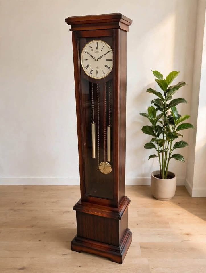 Hall Clock (Category: Other Home Furniture) located in Meycauayan. Submitted by marygracecasimiro (Listing ID 1463424440, Image 2). Description: Hall Clock.